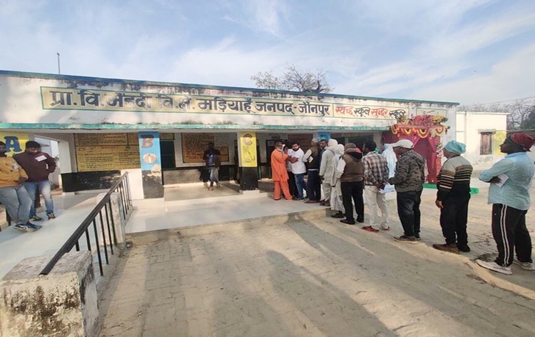 उत्‍तर प्रदेश विधानसभा चुनाव के अंतिम चरण का मतदान शांतिपूर्वक संपन्‍न, एग्जिट पोल में भारतीय जनता पार्टी के सत्‍ता में वापसी का अनुमान
