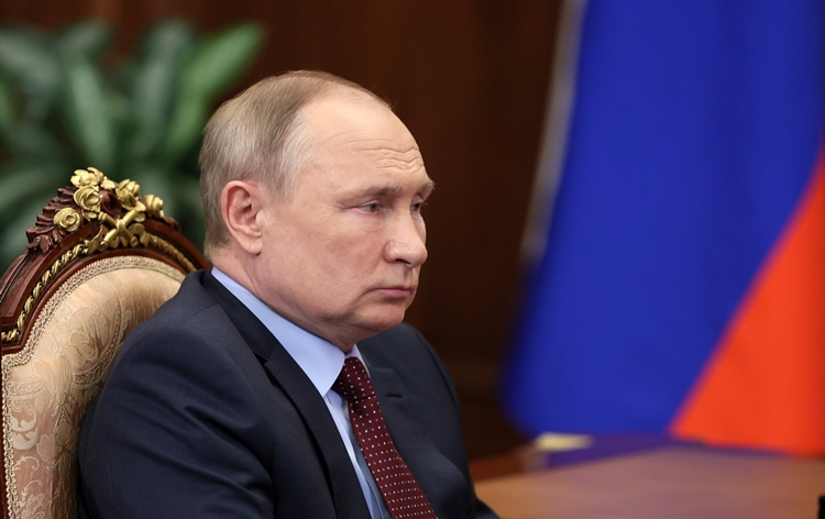 रूस के राष्ट्रपति पुतिन ने मॉस्‍को की क्षेत्रीय अखंडता की सुरक्षा के लिए सैन्य लामबंदी के आदेश दिये