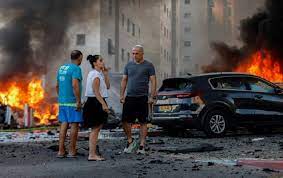 इजराइल ने संघर्ष के लिए फिलिस्तीन के इस्लामिक आतंकी समूह हमास को जिम्मेदार ठहराया और आतंकी ढांचे को ध्वस्त करने का संकल्‍प लिया